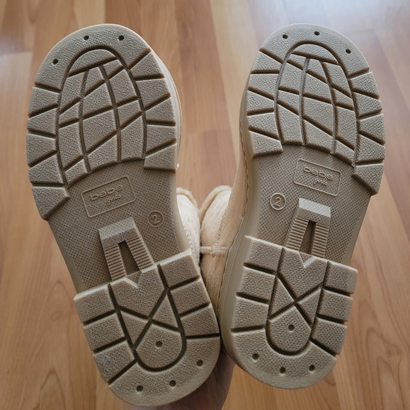 Bebe Little Girl's Size 13, 1, 2 Fur Lined Winter Boot with Rhinestone Details - Picture 9 of 12